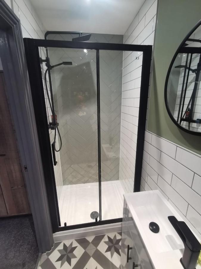 Holiday home Mansel House - Sleeps 14 - By Tifa *