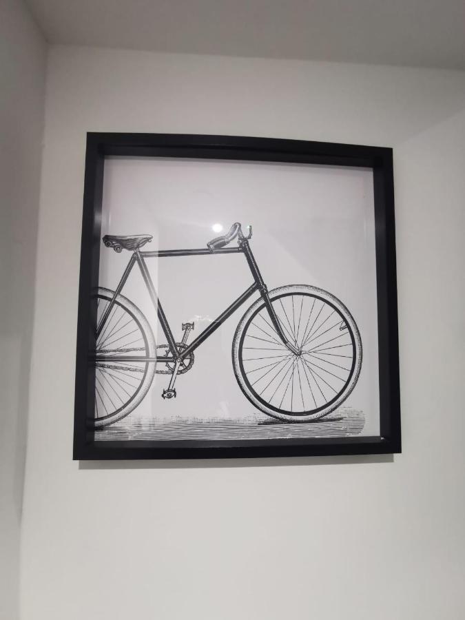 Mansel House - Sleeps 14 - By Tifa *