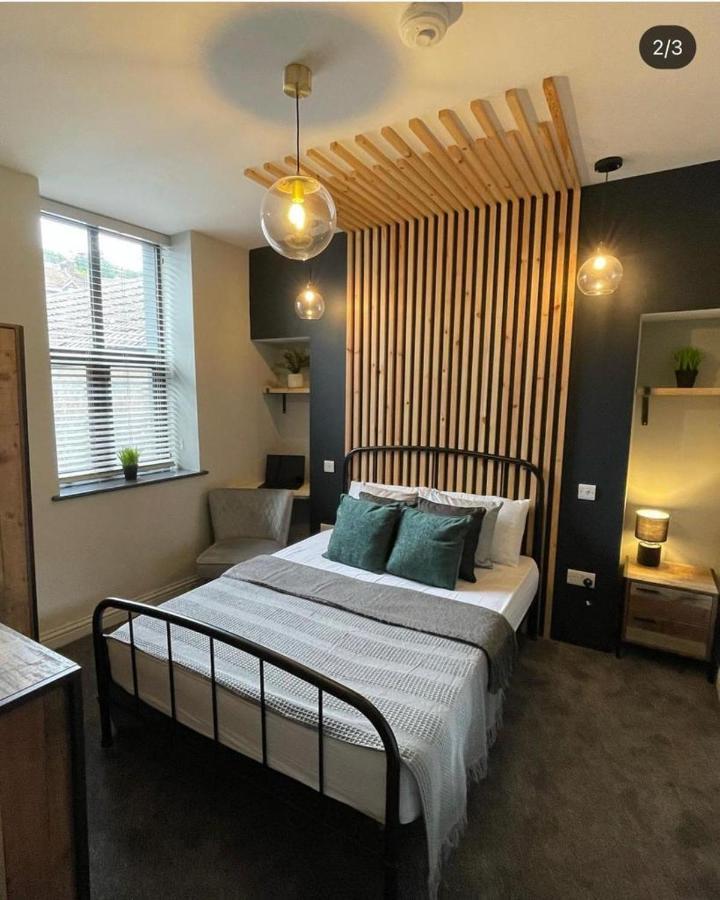 Mansel House - Sleeps 14 - By Tifa * Swansea