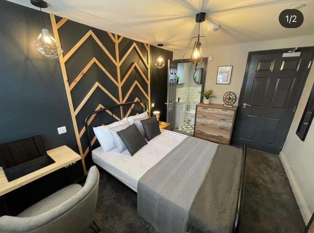 Mansel House - Sleeps 14 - By Tifa Swansea